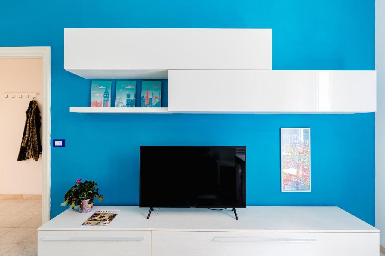 Apartment Arezzo Apartment, Metro Bologna E Bus Per La Sapienza, 4 Persone, Wifi *