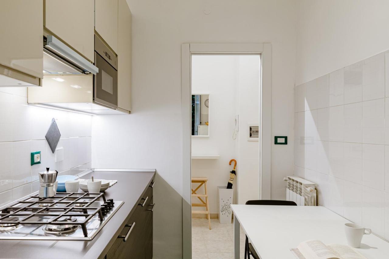 Apartment Arezzo Apartment, Metro Bologna E Bus Per La Sapienza, 4 Persone, Wifi *